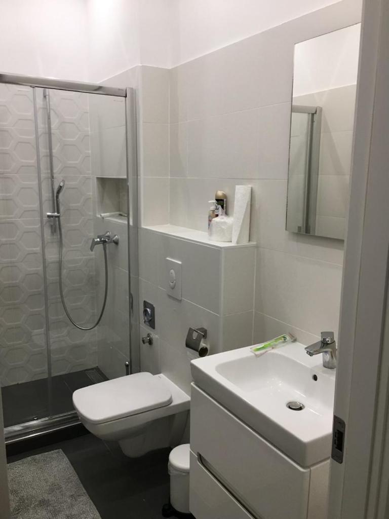 Colton Paulay Apartment Budapest