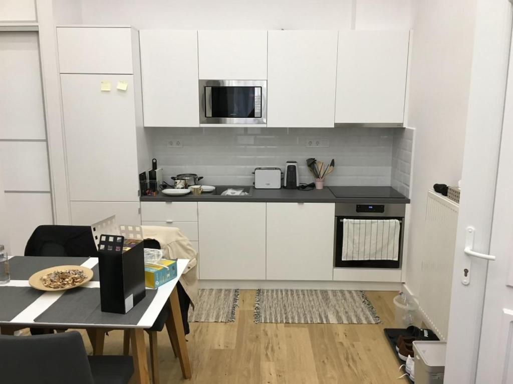 Colton Paulay Apartment Budapest