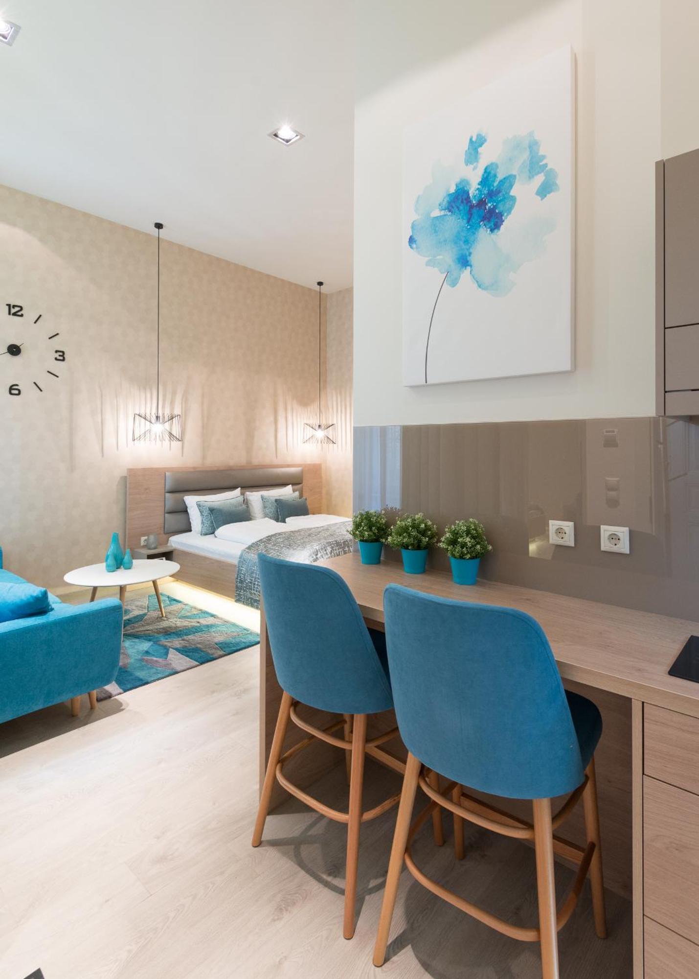 Colton Paulay Apartment *